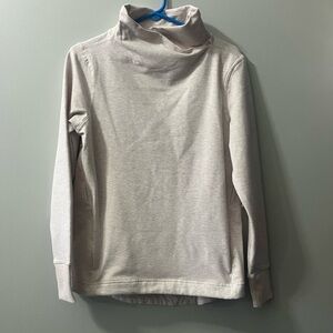 Yogalicious cloud plush sweatshirt NEW small‎